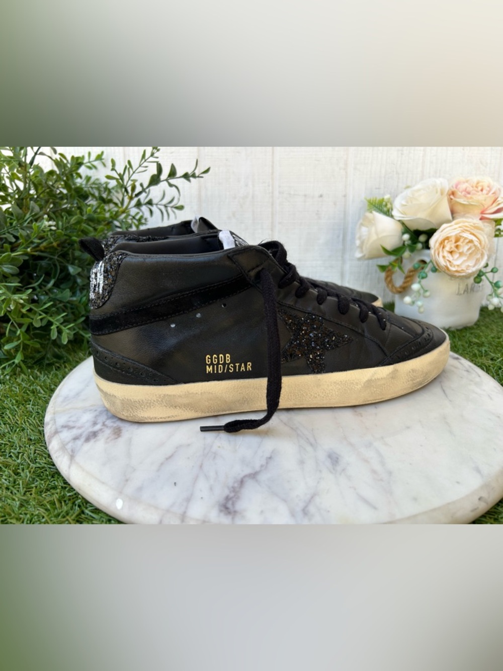 GOLDEN GOOSE
Women'Mid Star in black Zappa with black glitter star Sz 40 
$695 - Picture 8 of 17